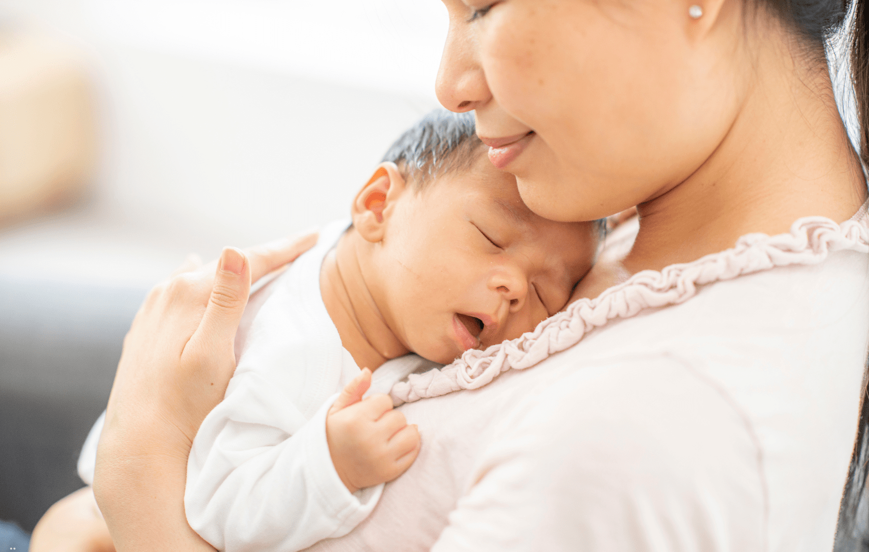 benefícios do toque para bebês