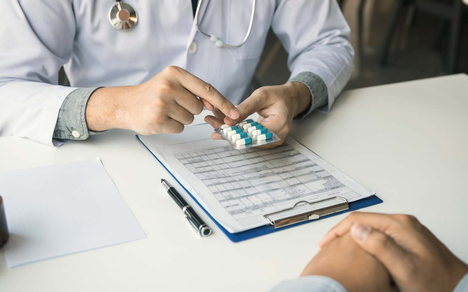 Avacopan: antagonista do receptor C5a no tratamento da vasculite associada ao ANCA