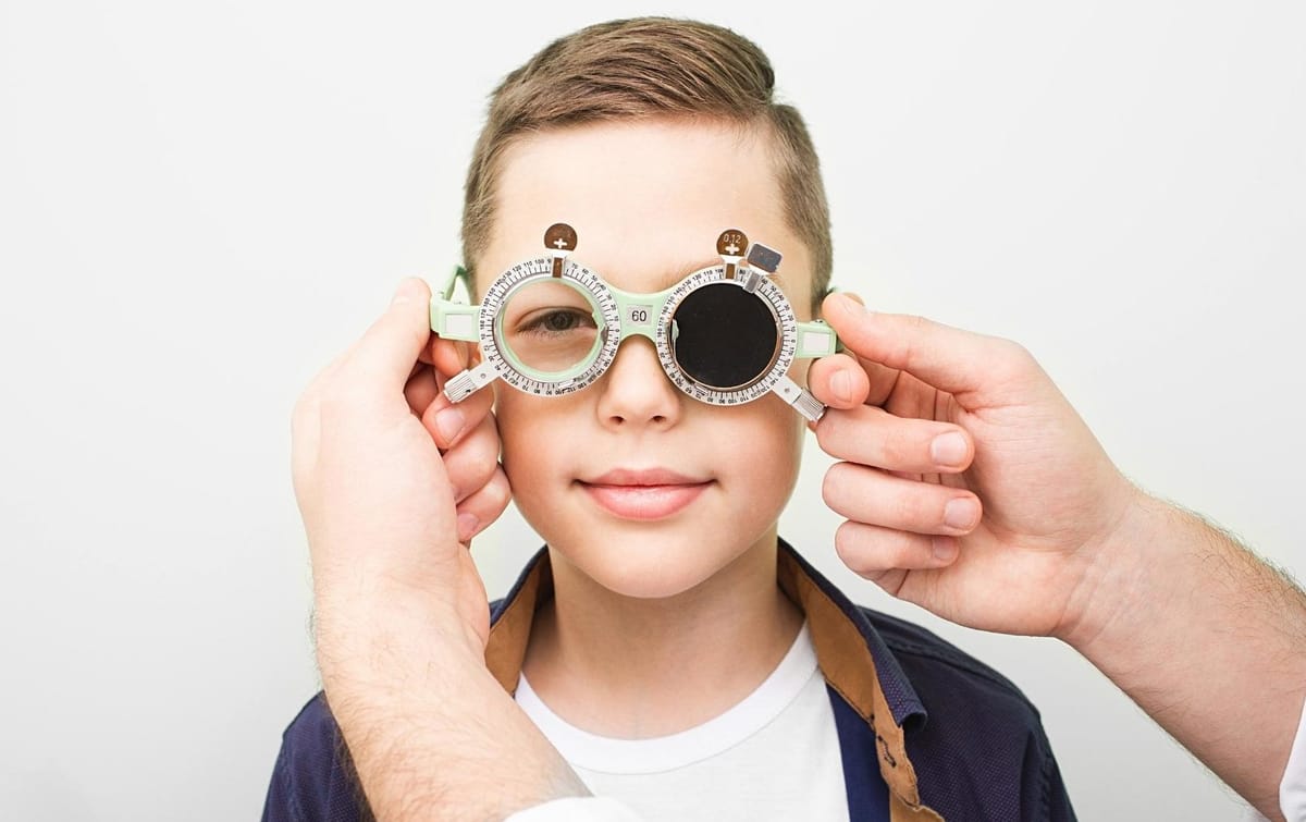 criança com transtorno do espectro do autismo