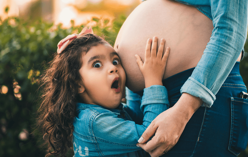 Como a linguagem pré-natal molda o cérebro do bebê: evidências científicas surpreendentes