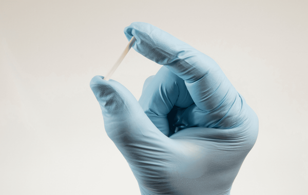 implantes hormonais Inserção de Implanon